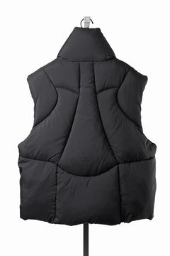 画像をギャラリービューアに読み込む, thom/krom OVERSIZED HIGH NECK VEST / WARM PUFFER (BLACK)