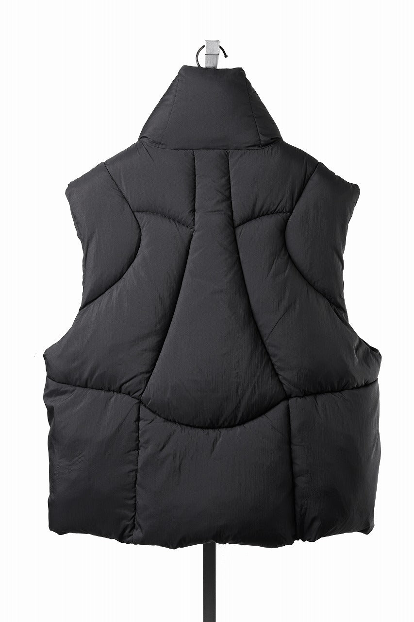 画像をギャラリービューアに読み込む, thom/krom OVERSIZED HIGH NECK VEST / WARM PUFFER (BLACK)