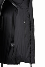 画像をギャラリービューアに読み込む, thom/krom OVERSIZED HIGH NECK VEST / WARM PUFFER (BLACK)