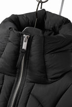 Load image into Gallery viewer, thom/krom HIGH NECK &amp; BIG HOODIE JACKET / WARM PUFFER (BLACK)