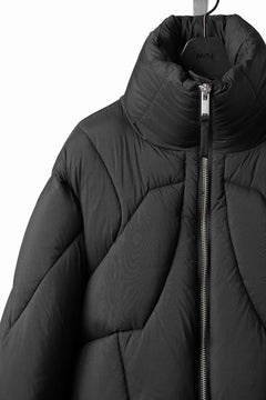 Load image into Gallery viewer, thom/krom OVERSIZED HIGH NECK JACKET / WARM PUFFER (BLACK)