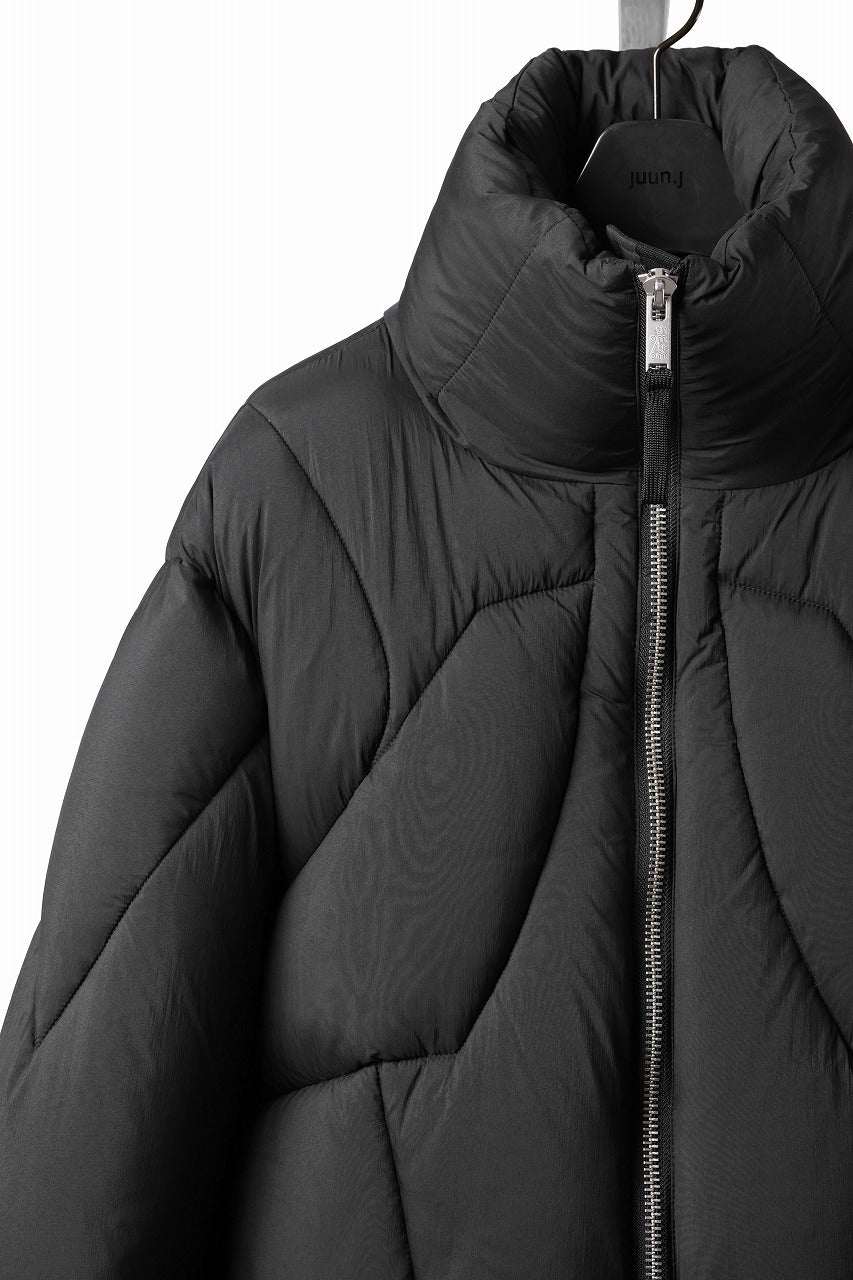 Load image into Gallery viewer, thom/krom OVERSIZED HIGH NECK JACKET / WARM PUFFER (BLACK)