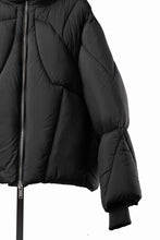 Load image into Gallery viewer, thom/krom OVERSIZED HIGH NECK JACKET / WARM PUFFER (BLACK)