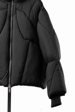 Load image into Gallery viewer, thom/krom OVERSIZED HIGH NECK JACKET / WARM PUFFER (BLACK)