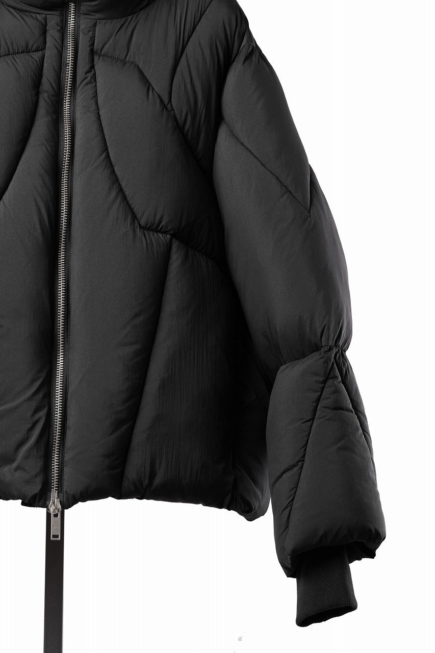 Load image into Gallery viewer, thom/krom OVERSIZED HIGH NECK JACKET / WARM PUFFER (BLACK)