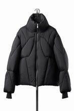 Load image into Gallery viewer, thom/krom OVERSIZED HIGH NECK JACKET / WARM PUFFER (BLACK)