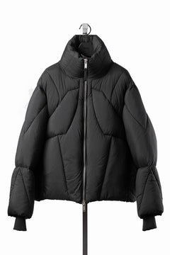 Load image into Gallery viewer, thom/krom OVERSIZED HIGH NECK JACKET / WARM PUFFER (BLACK)