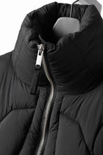 Load image into Gallery viewer, thom/krom OVERSIZED HIGH NECK JACKET / WARM PUFFER (BLACK)