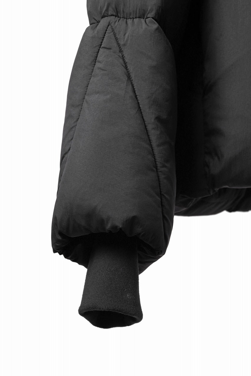 Load image into Gallery viewer, thom/krom OVERSIZED HIGH NECK JACKET / WARM PUFFER (BLACK)