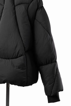 Load image into Gallery viewer, thom/krom OVERSIZED HIGH NECK JACKET / WARM PUFFER (BLACK)