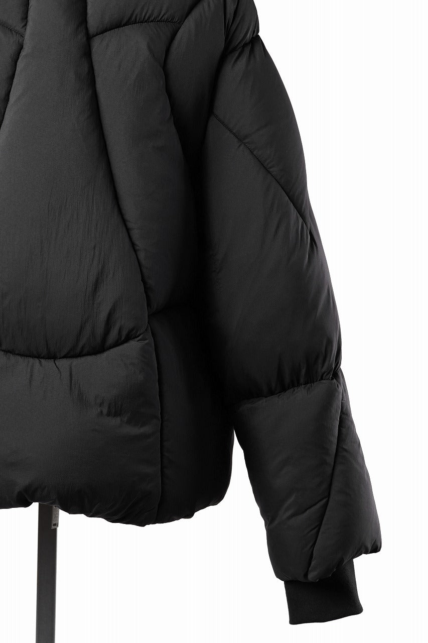 Load image into Gallery viewer, thom/krom OVERSIZED HIGH NECK JACKET / WARM PUFFER (BLACK)