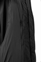 Load image into Gallery viewer, thom/krom OVERSIZED HIGH NECK JACKET / WARM PUFFER (BLACK)