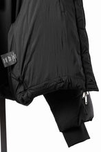 Load image into Gallery viewer, thom/krom OVERSIZED HIGH NECK JACKET / WARM PUFFER (BLACK)