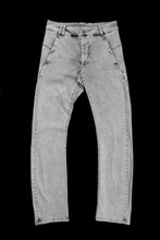 画像をギャラリービューアに読み込む, thom/krom SLIM FIT DENIM TROUSERS / ACID BLEECH - SCAR STITCH (LIGHT GREY)