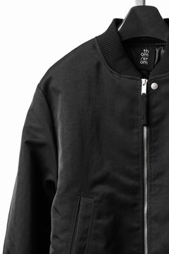 Load image into Gallery viewer, thom/krom MA-1 BOMBER JACKET / WARM PADDED FILL (BLACK)