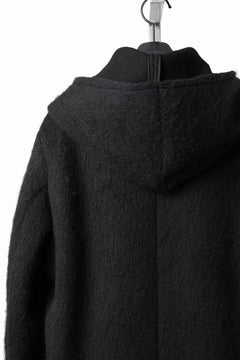 Load image into Gallery viewer, daub HOODED WRAP COAT / VIRGIN WOOL (BLACK)