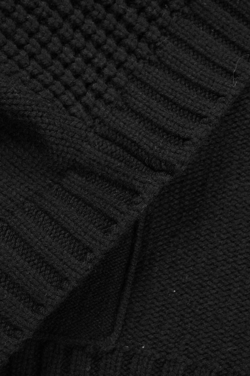 F/CE. REVERSE PATTERN COLLAR KNIT (BLACK)
