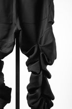 画像をギャラリービューアに読み込む, 【SAMPLE】A.F ARTEFACT MONSTER TUCK VOLUME BAGGY PANTS / LUXE-TWILL (BLACK)