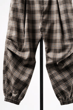 画像をギャラリービューアに読み込む, 【SAMPLE】A.F ARTEFACT TUCK WIDE EASY PANTS / TARTAN CHECK (BROWN x BEIGE)