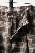画像をギャラリービューアに読み込む, 【SAMPLE】A.F ARTEFACT TUCK WIDE EASY PANTS / TARTAN CHECK (BROWN x BEIGE)