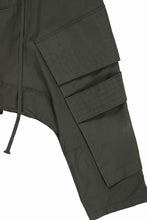 画像をギャラリービューアに読み込む, 【SAMPLE SALE】A.F ARTEFACT D-CLOTCH BIG CARGO CROPPED PANTS (KHAKI)