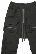 画像をギャラリービューアに読み込む, 【SAMPLE SALE】A.F ARTEFACT CARGO SAROUEL EASY PANTS / SMOOTH NYLON (KHAKI)