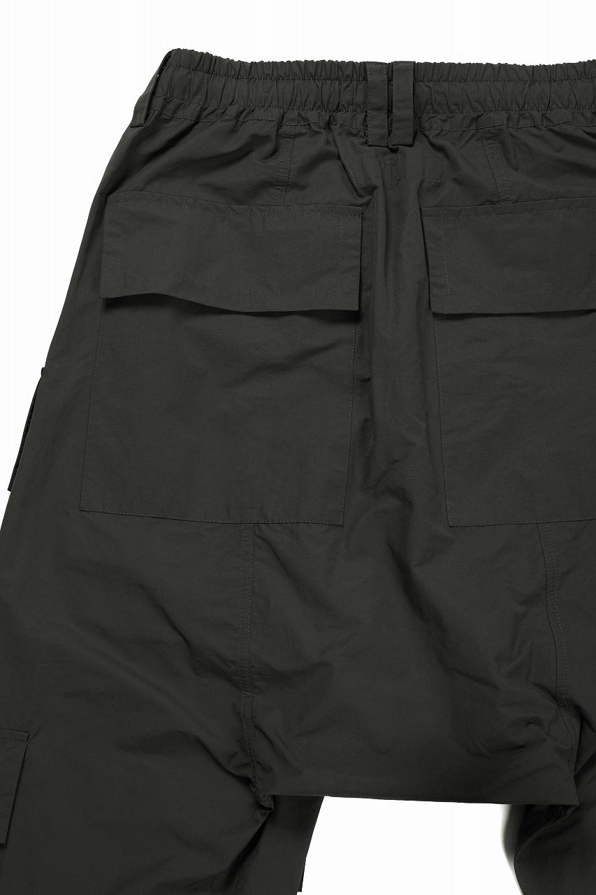 画像をギャラリービューアに読み込む, 【SAMPLE SALE】A.F ARTEFACT CARGO SAROUEL EASY PANTS / SMOOTH NYLON (KHAKI)