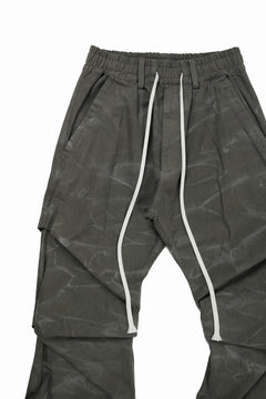 画像をギャラリービューアに読み込む, 【SAMPLE SALE】A.F ARTEFACT TUCK VOLUME BAGGY PANTS / VINTAGE DYED (KHAKI)