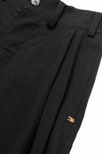 画像をギャラリービューアに読み込む, 【SAMPLE SALE】vital tuck volume low crotch cuffs pants / soft linen silk (BLACK)