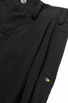 画像をギャラリービューアに読み込む, 【SAMPLE SALE】vital tuck volume low crotch cuffs pants / soft linen silk (BLACK)