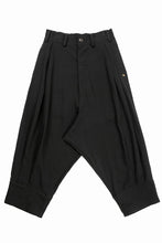 画像をギャラリービューアに読み込む, 【SAMPLE SALE】vital tuck volume low crotch cuffs pants / soft linen silk (BLACK)