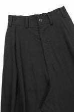画像をギャラリービューアに読み込む, 【SAMPLE SALE】vital tuck volume low crotch cuffs pants / soft linen silk (BLACK)