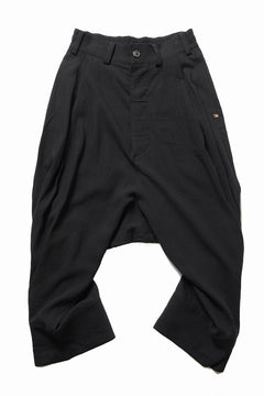 画像をギャラリービューアに読み込む, 【SAMPLE SALE】vital tuck volume low crotch cuffs pants / soft linen silk (BLACK)
