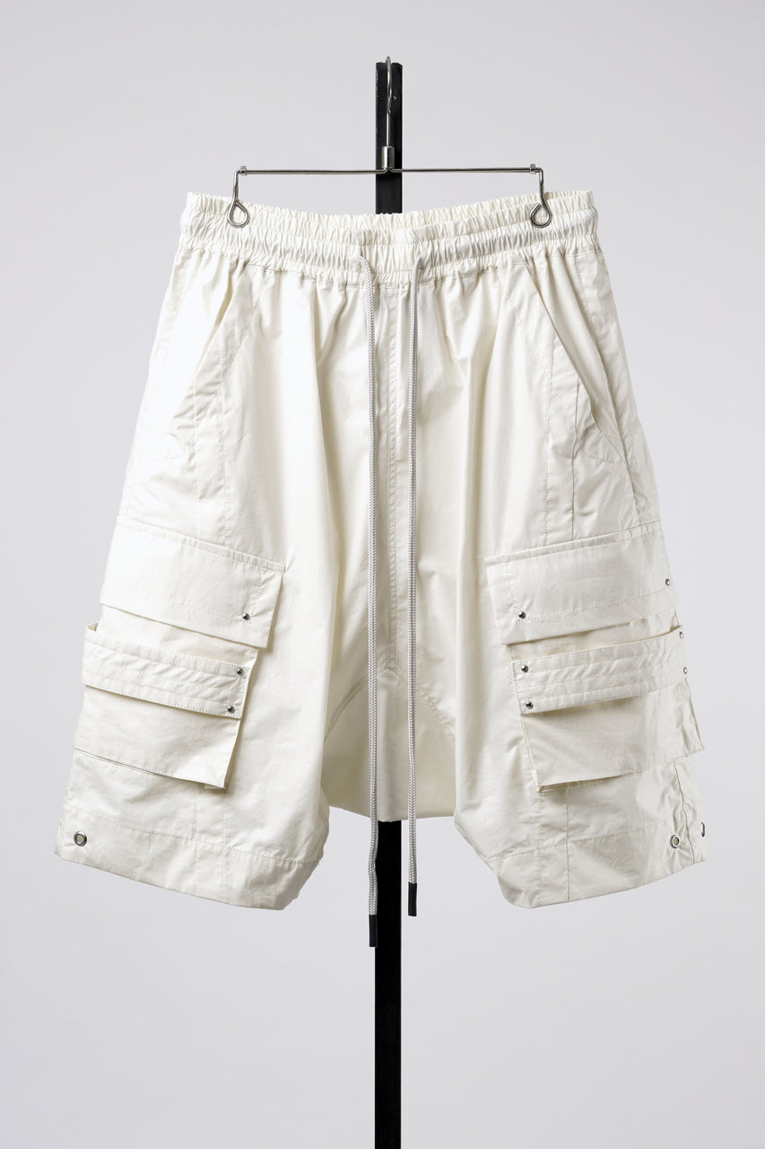 Load image into Gallery viewer, 【SAMPLE】A.F ARTEFACT COATING DROPCROTCH SHORTS (IVORY)