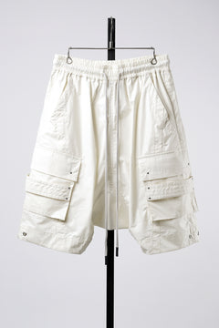 Load image into Gallery viewer, 【SAMPLE】A.F ARTEFACT COATING DROPCROTCH SHORTS (IVORY)