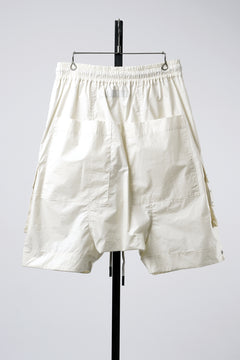 Load image into Gallery viewer, 【SAMPLE】A.F ARTEFACT COATING DROPCROTCH SHORTS (IVORY)
