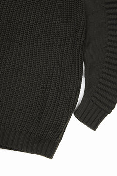 画像をギャラリービューアに読み込む, 【SAMPLE SALE】A.F ARTEFACT LOWGAUGE CABLE KNIT PULLOVER LADDER-SLEEVE (KHAKI)