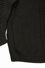 画像をギャラリービューアに読み込む, 【SAMPLE SALE】A.F ARTEFACT LOWGAUGE CABLE KNIT PULLOVER LADDER-SLEEVE (KHAKI)