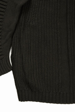 画像をギャラリービューアに読み込む, 【SAMPLE SALE】A.F ARTEFACT LOWGAUGE CABLE KNIT PULLOVER LADDER-SLEEVE (KHAKI)
