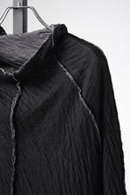 Load image into Gallery viewer, 【SAMPLE】A.F ARTEFACT EXPOSED SEAM RAW EDGE HOODED T-SHIRT / DOUBLEFACE BONDED JERSEY (BLACK)