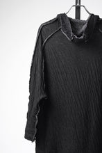 Load image into Gallery viewer, 【SAMPLE】A.F ARTEFACT EXPOSED SEAM RAW EDGE HOODED T-SHIRT / DOUBLEFACE BONDED JERSEY (BLACK)