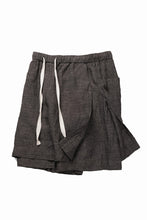 画像をギャラリービューアに読み込む, KLASICA "VENT" LAYERED WIDE SHORTS / ANCIENT COLORED LINEN CHAMBRAY (BROWN)