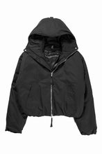 Load image into Gallery viewer, thom/krom HOODIE SHORT JACKET / WARM PADDED (BLACK)