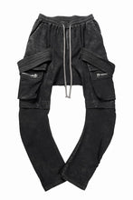 画像をギャラリービューアに読み込む, 【SAMPLE SALE】A.F ARTEFACT COATED FLAP-DETAIL SLIM CARGO PANTS / HI-STRETCH DENIM (BLACK)