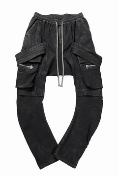 画像をギャラリービューアに読み込む, 【SAMPLE SALE】A.F ARTEFACT COATED FLAP-DETAIL SLIM CARGO PANTS / HI-STRETCH DENIM (BLACK)