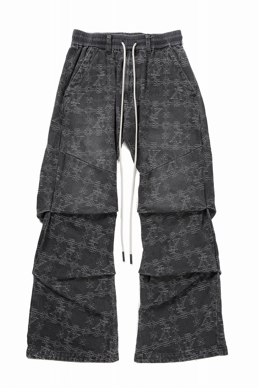 画像をギャラリービューアに読み込む, 【SAMPLE SALE】A.F ARTEFACT TUCK DRAPE FLARE PANTS / JACQUARD DENIM (BLACK)