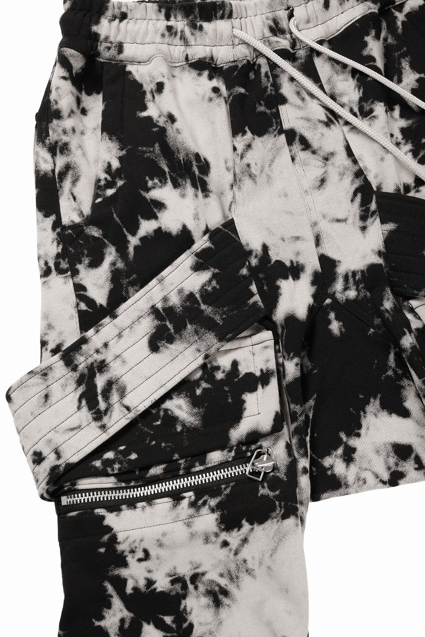 A.F ARTEFACT BELT CARGO SAROUEL JOGGER / MOTTLED DYING (BLACK x IVORY)