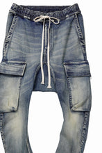 画像をギャラリービューアに読み込む, 【SAMPLE SALE】A.F ARTEFACT CARGO SARROUEL SKINNY PANTS / FADED AGEING DENIM (INDIGO)