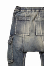 画像をギャラリービューアに読み込む, 【SAMPLE SALE】A.F ARTEFACT CARGO SARROUEL SKINNY PANTS / FADED AGEING DENIM (INDIGO)