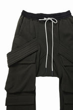 画像をギャラリービューアに読み込む, 【SAMPLE SALE】A.F ARTEFACT BOMBER HEAT BELTED SARROUEL CARGO PANTS (KHAKI)